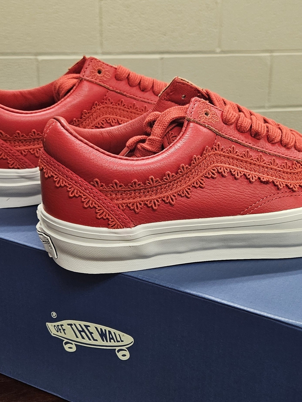 Vans Women's Red Embroidered Lace-Trim Low Top Sneakers